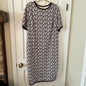 Cute blown and white dress